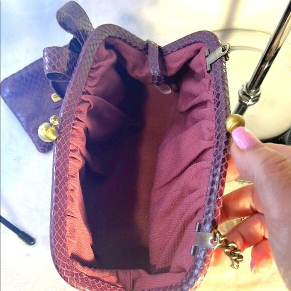 Isabella Fiore Monty Python Plum Clutch with Elegant Design - Picture 7 of 11